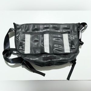Alchemy Goods Pike Messenger Bag
